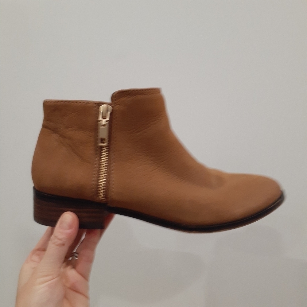 Like New Aldo Coastal Cowgirl Ankle Boot Camel Colour - Picture 2 of 9